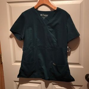 NWT Grey’s Anatomy size M scrub set